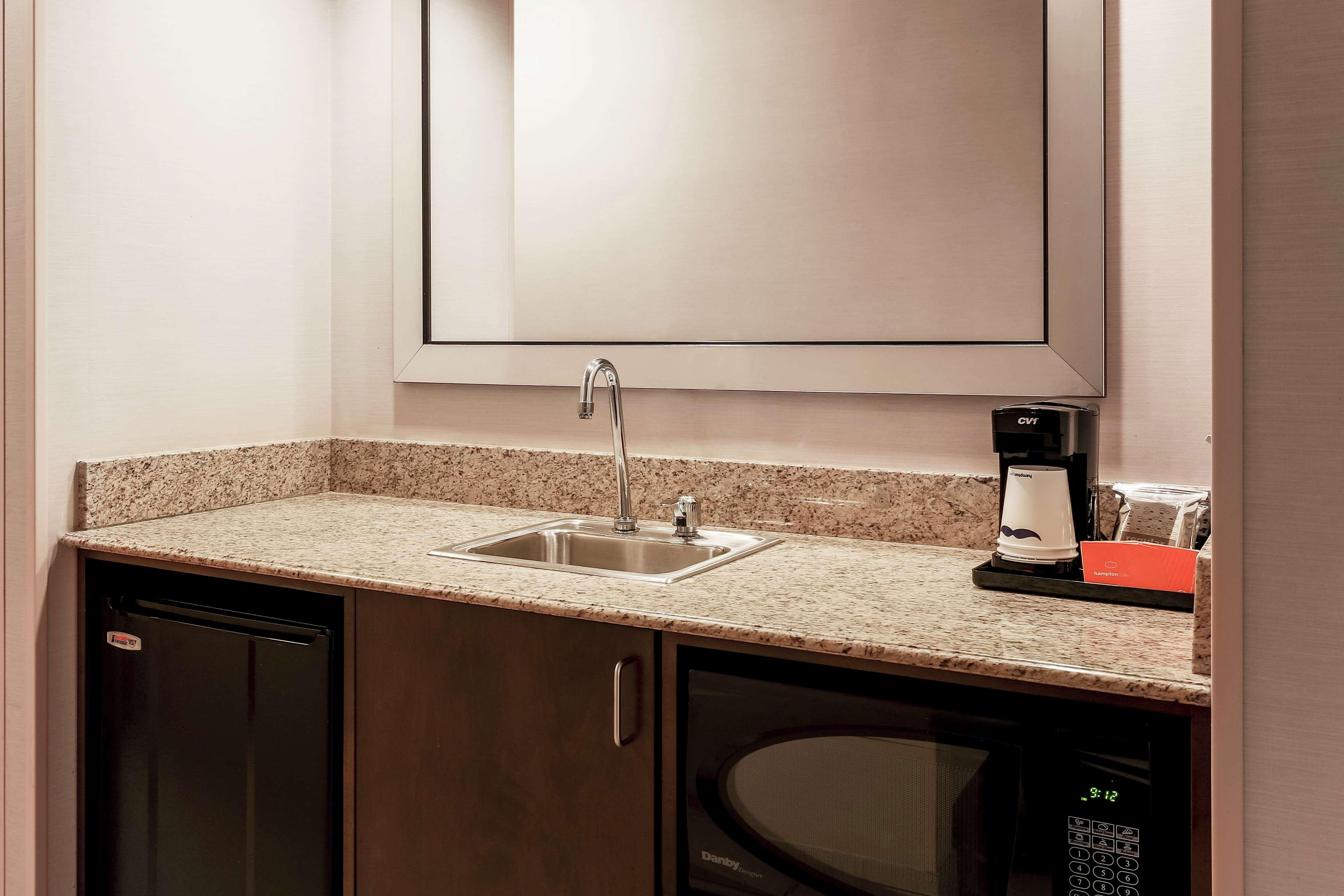 Hampton Inn Chicago-Midway Airport Bedford Park Exterior photo